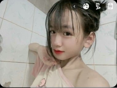 Mai Nhi vẫn còn là học sinh dù đã tiếp xúc với chủ đề 18+
